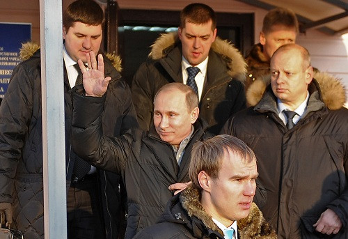Các thành viên FSO luôn theo sát ông Putin như hình với bóng. Ảnh: RBTH.