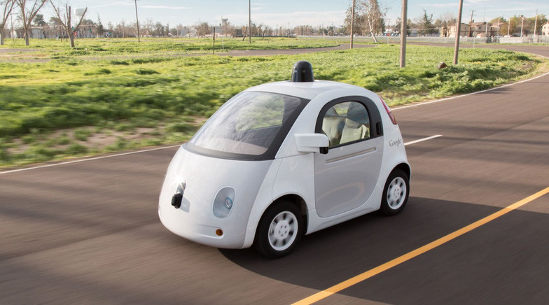 Google Car trong một lần chạy thử nghiệm - Ảnh Digital Trends
