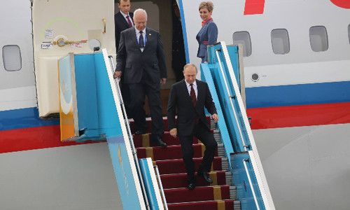 Tổng thống Putin xuống chuyên cơ tại sân bay Đà Nẵng.
