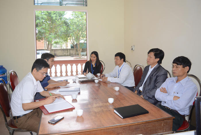 Đoàn kiểm tra làm việc với lãnh đạo xã Nghi Vạn, huyện Nghi Lộc. Ảnh: T.G