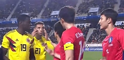 Hành động khiêu khích của Cardona.