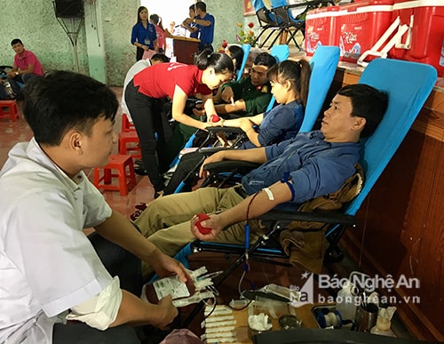 Có người đã tham gia hiến máu rất nhiều lần. Ảnh: Lê Ngọc Phương