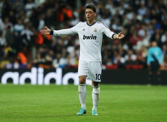 Thời ở Real Madrid, Ozil được khoác chiếc áo số 10. Ảnh: Internet