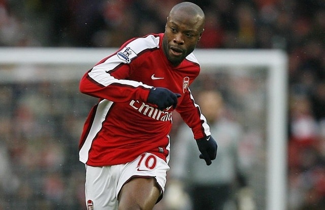 Trung vệ William Gallas từng khoác chiếc áo số 10 ở Arsenal. Ảnh: Internet