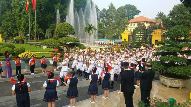 Đoàn quân nhạc chuẩn bị cho nghi lễ tiếp đón Chủ tịch nước Trung Quốc