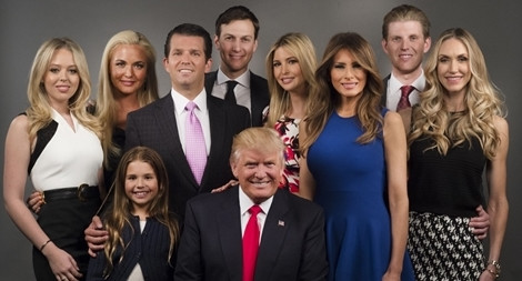 Trump có 6 con với ba người vợ. Với người vợ đầu Ivana, ông có Donald Jr, Eric và Ivanka. Với vợ thứ hai Marla Maples, ông có một cô con gái Tiffany. Với người vợ hiện tại Melania, ông có một con trai Baron. Hiện Donald Jr, Eric và Ivanka làm việc cho The Trump Organisation.