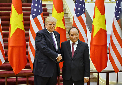 Thủ tướng Nguyễn Xuân Phúc và Tổng thống Donald Trump trong cuộc hội kiến. Ảnh: Giang Huy