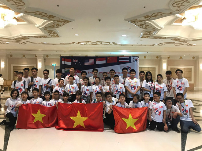 Toàn đoàn Việt Nam tham dự kỳ thi vô địch các đội tuyển Toán thế giới (WMTC). Ảnh: BTC.
