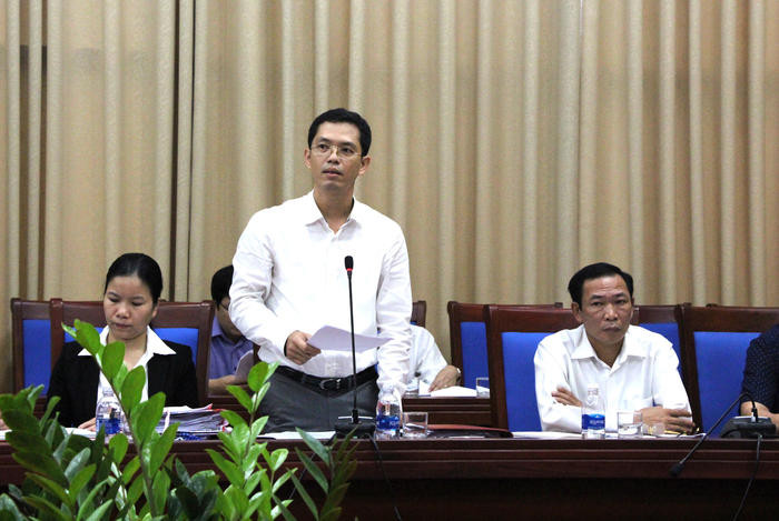 Ông Trịnh Thanh Hải, Cục Trưởng Cục Thuế Nghệ An báo cáo tình hình thu ngân sách 2017.
