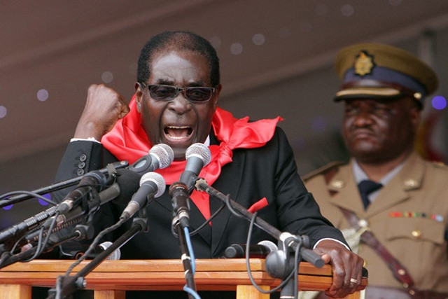 Robert Mugabe trở nên nổi tiếng trong thập niên 1960 khi làm lãnh đạo của Liên minh Quốc gia Châu Phi Zimbabwe (ZANU) trong cuộc chiến tranh du kích chống lại cộng đồng thiểu số da trắng cầm quyền ở Rhodesia (1964–1979).