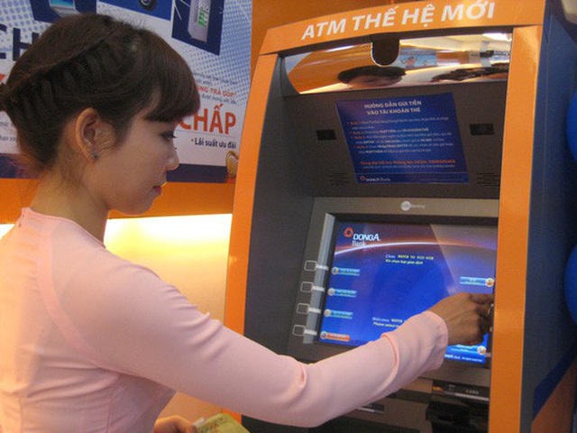 Hiện nay, một số ngân hàng hạn chế rút tiền tại máy ATM vào ban đêm.