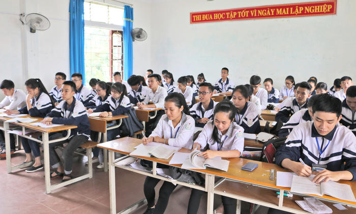 Giờ học Toán của học sinh Trường THPT Thái Hòa.