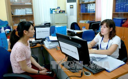 Hướng dẫn kê khai, nộp thuế điện tử cho doanh nghiệp tại bộ phận kê khai đăng ký nộp thuế điện tử - Chi cục Thuế quận Thanh Xuân.