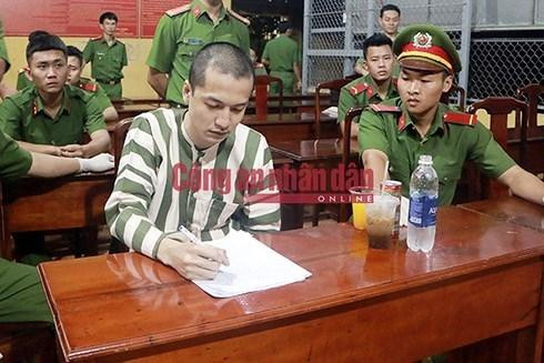 Tử tù Nguyễn Hải Dương viết thư cho người thân trước giờ thi hành án. (Ảnh: CAND
