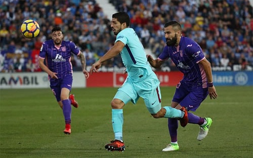 suarez-tro-lai-phong-do-cao-barca-dai-thang-o-vong-12-la-liga-1
