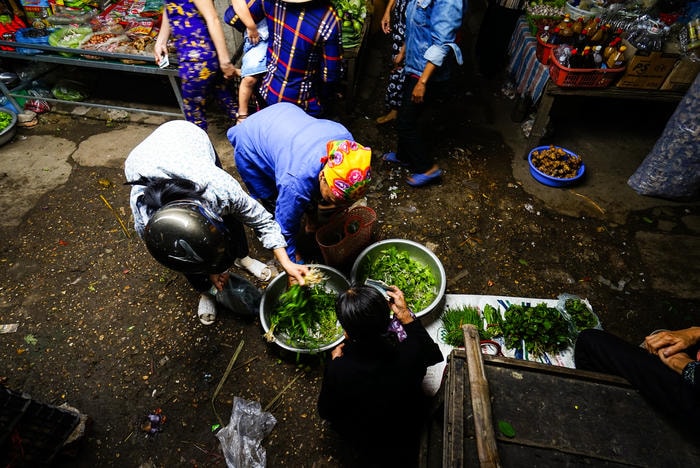 Chợ quê. Ảnh: Trung Hà