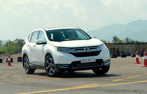 honda-cr-v-7-cho-co-gi-moi-tai-viet-nam-1