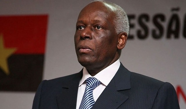 Jose dos Santos được bầu làm tổng thống sau cái chết của vị tổng thống đầu tiên của Angola, Agostinho Nesto. Ông Santos từng bị cáo buộc tích trữ tài sản cá nhân và đàn áp phe đối lập trong suốt 38 năm nắm giữ quyền lực. Ông từ chức hồi đầu năm nay nhưng vẫn là chủ tịch đảng cầm quyền nước này.