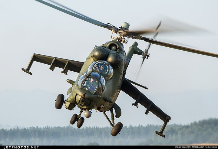 Ngoài ra, Mi-24 còn được trang bị bom, tên lửa, rocket và súng 12,7mm có thể phá hủy các vị trí phòng vệ nghiêm ngặt cũng như các trang thiết bị quân sự của địch.