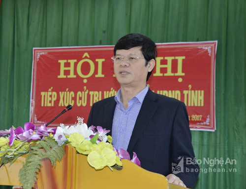 Phó Chủ tịch Thường trực UBND tỉnh Lê Xuân Đại thông báo kết quả kinh tế - xã hội của tỉnh năm 2017 