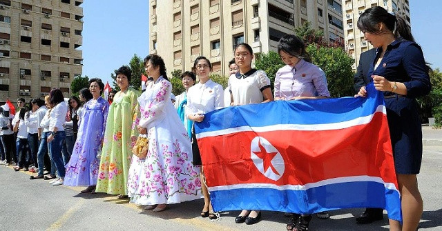  Một buổi lễ đặt tên cho một công viên ở Damascus với tên gọi của cố Chủ tịch Triều Tiên Kim Nhật Thành. Ảnh: AP