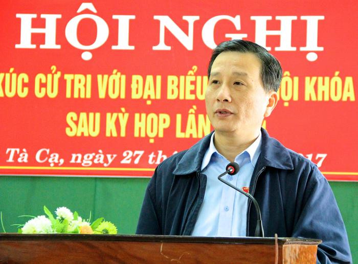 Đại biểu Lê Quang Huy thông báo kết quả kỳ họp thứ 4, Quốc hội khoá XIV. Ảnh: Mỹ Nga.