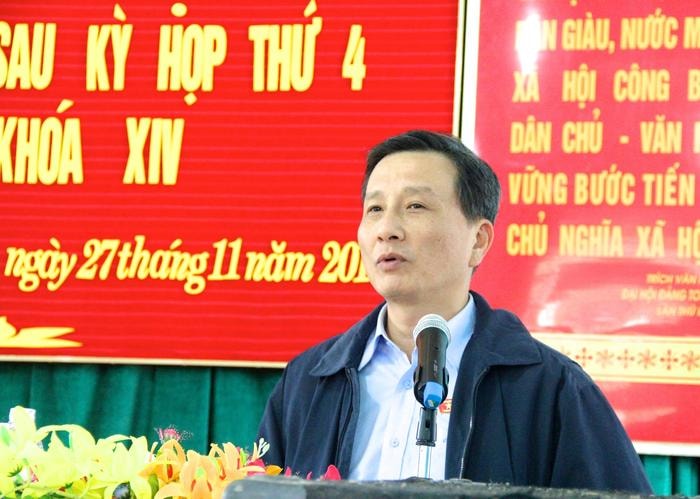 Đại biểu Lê Quang Huy thông báo, tại kỳ họp thứ 4, Quốc hội đã thông qua 6 dự luật quan trọng. Ảnh: Mỹ Nga.