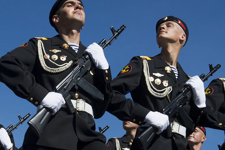 Tham gia trong đội hình duyệt binh trên quảng trường Đỏ trong lễ kỷ niệm Chiến thắng phát xít.