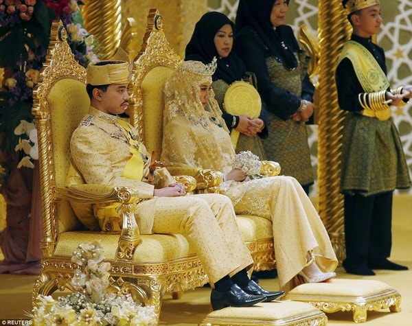 Đám cưới toàn vàng và kim cương của Hoàng tử Brunei.