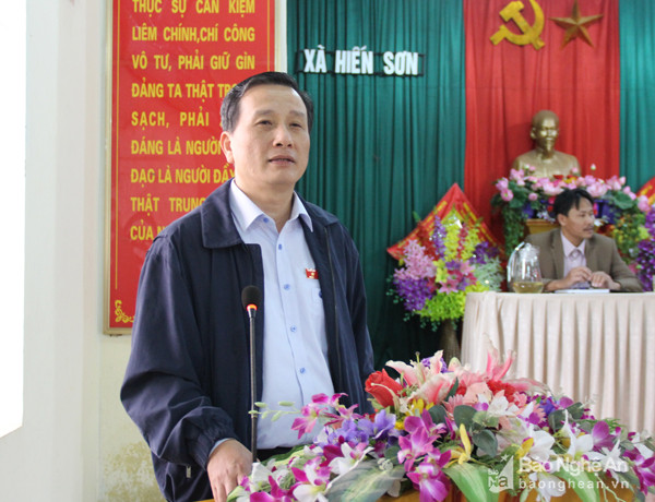 Đại biểu Lê Quang Huy báo cáo trước cử tri kết quả kỳ họp thứ 4, Quốc hội khóa XIV. Ảnh: Mai Hoa
