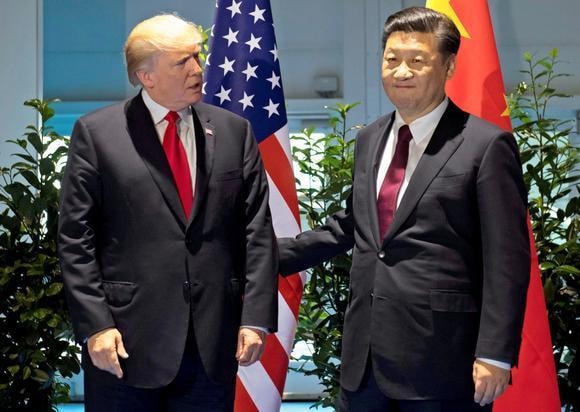 Chủ tịch Trung Quốc Tập Cận Bình và Tổng thống Mỹ Donald Trump. Ảnh: AP