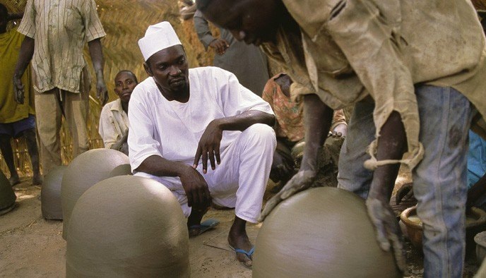 Ông Mohammed Bah Abba, người sáng chế ra hệ thống làm lạnh đặc biệt thay đổi cuộc sống người dân nghèo Nigeria.