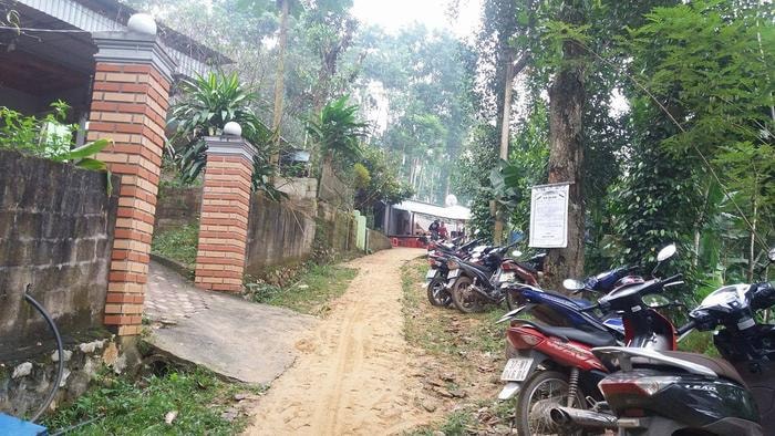 Chiều 30/11, gia đình và chính quyền địa phương đã tổ chức tang lễ cho bà T. Ảnh: Tân Kỳ