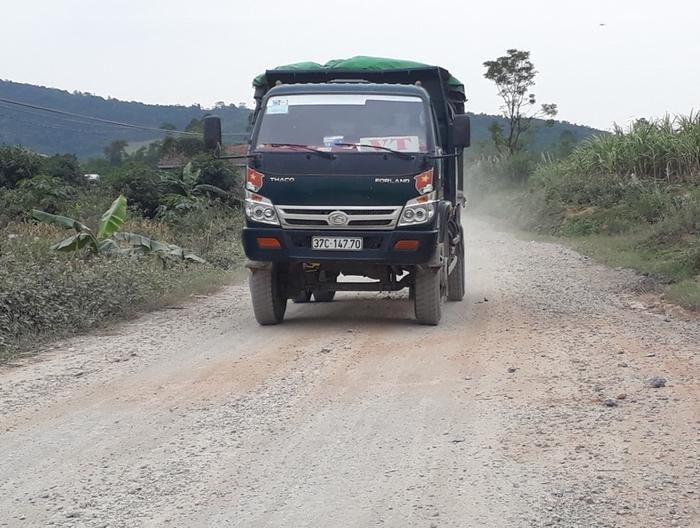 Tỉnh lộ 538 có tổng chiều dài 24 km, hiện có khoảng 13 km đã xuống cấp. Ảnh: Việt Hùng.