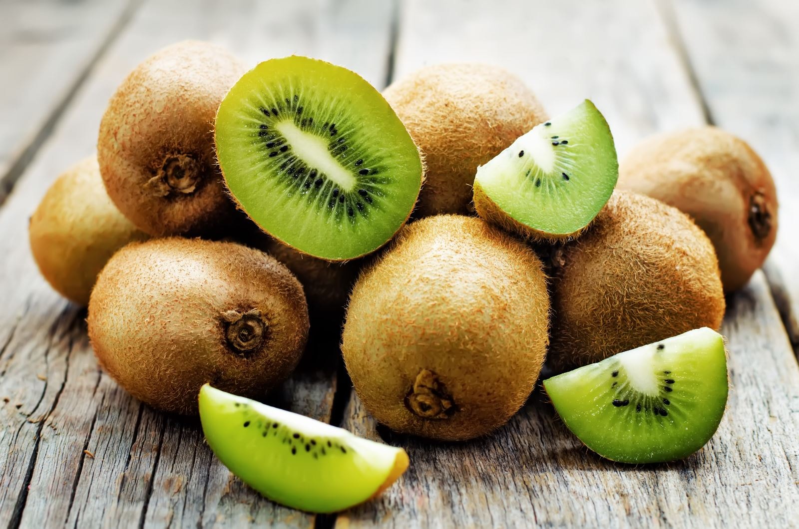 Trong trái kiwi có nguồn dinh dưỡng vô cùng phong phú.