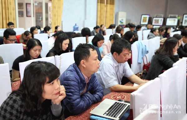 Các cán bộ, đảng viên tham dự Hội nghị. Ảnh: Hồ Phương.