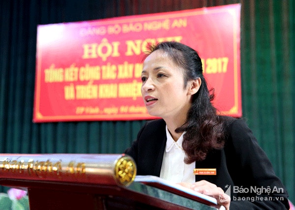 đồng chí Phạm Thị Hồng Toan tổng kết hội nghị