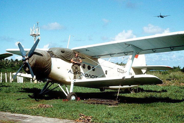 Máy bay 2 tầng cánh đa nhiệm hạng nhẹ Antonov An-2. Gốc gác Liên Xô nhưng Trung Quốc cũng có chế tạo loại máy bay này.