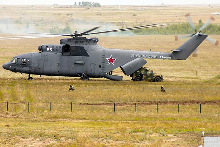 Trực thăng vận tải hạng nặng Mil Mi-26. Đây vẫn là trực thăng lớn nhất và vẫn phục vụ trên toàn cầu.