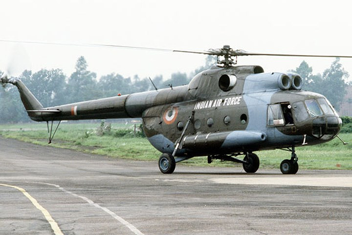 Trực thăng vận tải đa nhiệm hạng vừa Mil Mi-8. Trong ảnh là một chiếc trực thăng trong phiên chế không quân Ấn Độ.