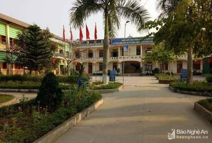 Trường Tiểu học Đỉnh Sơn (Anh Sơn) - nơi xảy ra sự việc phụ huynh đánh học sinh và thầy hiệu trưởng. Ảnh tư liệu