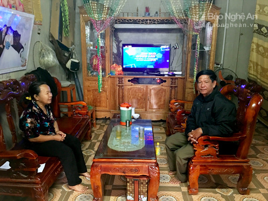 Cũng như nhiều gia đình khác, gia đình ông Nguyễn Ngọc Tùng ở khu tái định cư làng chài xã Đặng Sơn hiện có đầy đủ tiện nghi sinh hoạt. Ảnh: Lê ngọc Phương