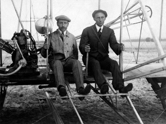 Anh em nhà Wright là hai anh em người Mỹ gồm Orville Wright (19 tháng 8, 1871 – 30 tháng 1, 1948) và Wilbur Wright (16 tháng 4, 1867 – 30 tháng 5, 1912), là những người đầu tiên thử nghiệm thành công cho máy bay bay được.