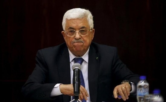 Tổng thống Palestine Mahmoud Abbas cho rằng, quyết định này đồng nghĩa với việc Mỹ