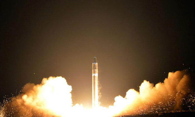 Vụ phóng tên lửa sáng 29/11 của Triều Tiên. Ảnh: Reuters