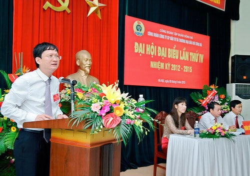 4 can bo bi bat cung mot ngay voi ong dinh la thang la ai? hinh anh 2