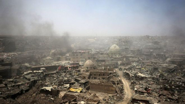 Thành phố Mosul của Iraq hoang tàn sau hơn 3 năm chống lại IS - Ảnh: AFP