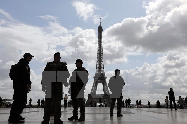 Cảnh sát Pháp tuần tra tại Paris. Nguồn: AFP/TTXVN