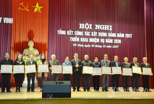 Đồng chí Nguyễn Văn Lư- Phó Bí thư Thường trực Thành ủy Vinh
