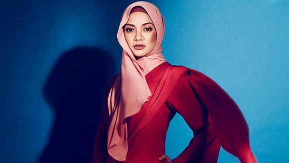 Neelofa Noor - nữ doanh nhân trẻ cũng là đại diện của một số thương hiệu thời trang, mỹ phẩm.